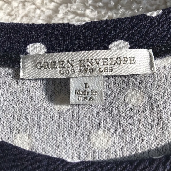 GREEN ENVELOPE polka dot top 3/4 sleeve with tie - Picture 7 of 7